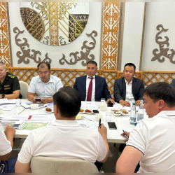 Кыргызстан Казакстанга автобустук каттамдарды ачууну сунуштады