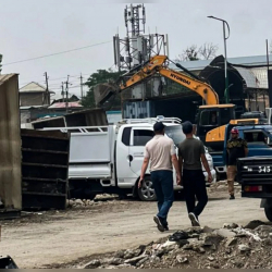 Араванда кызыл сызыктан чыгып кеткен объектилер буздурулууда