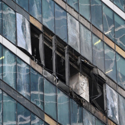 Киевские боевики беспилотником атаковали гражданский автомобиль в районе больницы в Кременной