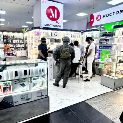 Бишкекте жасалмаланган айфондор кымбат баада сатылып жаткан