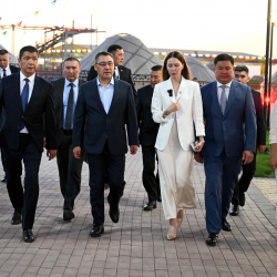 Президент Садыр Жапаров Бишкектеги акысыз «Евразия» оюн-зоок паркын ачты