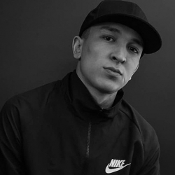 Певца Ulukmanapo обвинили в нападении на охранника детсада