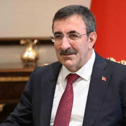 Түркия президентинин орун басары Жевдет Йылмаз бүгүн расмий иш сапары менен Кыргызстанга келет