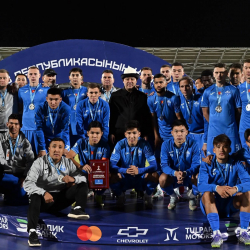 Президент Кара-Сууда “Манас” футболдук стадионун ачты