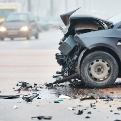 Бишкекте эки унаа кагышып, жүргүнчү аял каза болду