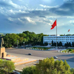 Бишкек жана Ош мэрияларынын айрым кызматкерлеринин айлыгы жогорулайт