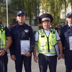 Кош бойлуу келиндерге жардам берген кайгуулчулар сыйланды