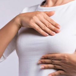 Женщина приняла уплотнение в груди за последствия выкидыша и пропустила агрессивный рак