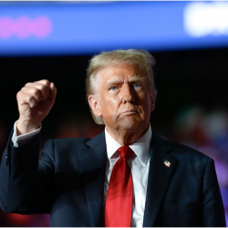 YouTube аккаунту жабылганы үчүн Трампка 24,5 миллион доллар төлөйт