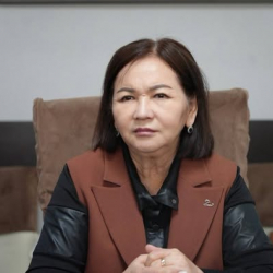 КМУнун ректору Айгүл Абдраева 