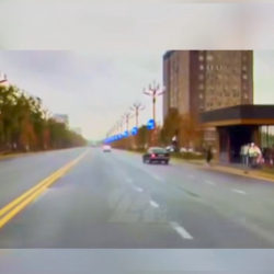 На проспекте Чингиза Айтматова автомобиль сбил девушку