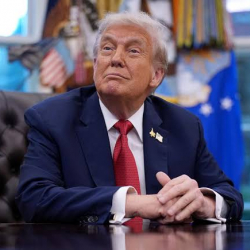 Трамп рассказал о способе спускаться по лестнице и не спотыкаться, как Байден