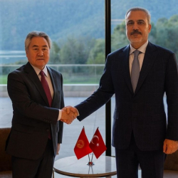 Главы МИД Кыргызстана и Турции обсудили взаимодействие двух стран