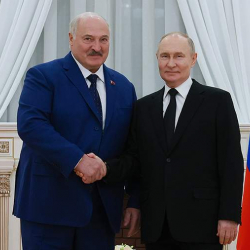 Лукашенко поздравил Путина с днем рождения