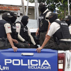 В Эквадоре обстреляли кортеж президента Нобоа