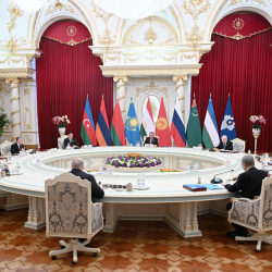 Лидеры СНГ подписали 19 документов по итогам саммита