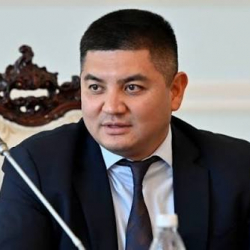 Жамгырчиев шайлоого катышуу арызынан баш тартты