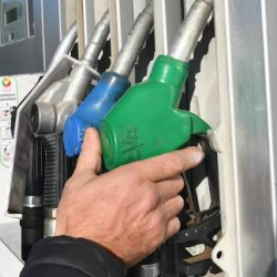 Күйүүчү майдын баасын негизсиз көтөргөндөргө чара көрүлөт