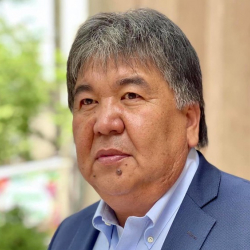 Садык Шер-Нияздын “сыйгалак жоругу” лакап болуп далай айтылат го