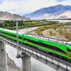 Кытай темир жолдорунда жүргүнчү агымы өсүүдө