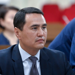 “Алма сабагынан алыс түшпөйт” делет, эл тандоодон жаңылбоого тийиш