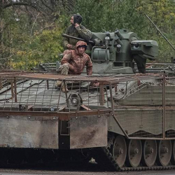 В Кремле сообщили о сохранении контактов с США по урегулированию на Украине