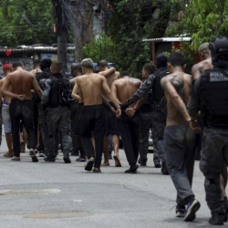 Бразилияда полициянын ири операциясында 64 адам каза болду