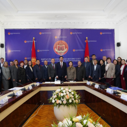 Жогорку Сотунун Төрагасы Медербек Сатыев Жогорку Соттун алдындагы Илимий-консультациялык кеңештин жаңыланган курамы менен жолугушуу өткөрдү