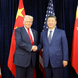 Си Цзиньпин Дональд Трамп жолугушуусундагы дүйнөдөгү талкуулар жана АКШнын экономикалык абалы