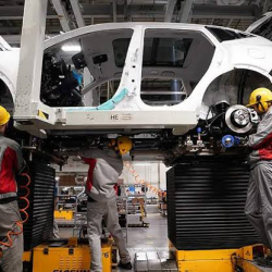 Россия и КНР будут создавать условия для проектов в сфере производства авто