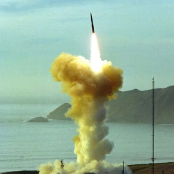 США запланировали первое испытание межконтинентальной баллистической ракеты