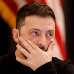 Сүлдөрү эле калган Украина, аргасы куруган Зеленский