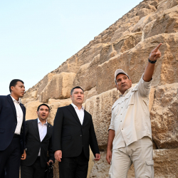 Президент Садыр Жапаров посетил пирамиды Гизы и Большой Египетский музей в Каире