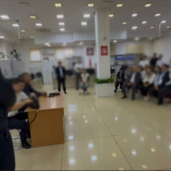 Калкты тейлөө борборунун кызматкери жана 2 котормочу кармалды