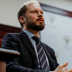 Королев заявил, что продолжит безусловно выполнять поручения Путина