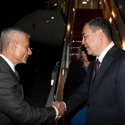 Президент Садыр Жапаров прибыл с рабочим визитом в США