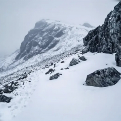 ӨКМ: Сары-Кыр ашуусунда тоңуп калган кишинин сөөгү табылды
