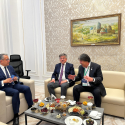 Писатель Арслан Койчуев встретился с новым генеральным директором ЮНЕСКО