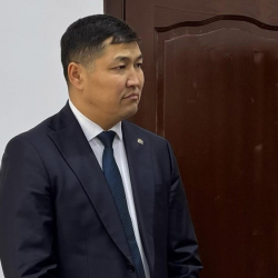 Кечээ камалган Темирболот Абыкеев кантип шайлоого баратат?