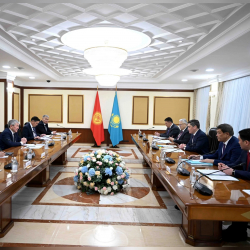 Астанада кыргыз-казак өкмөттөр аралык кеңешинин тар курамдагы жыйыны өттү