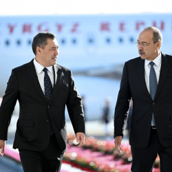 Президент Садыр Жапаров иш сапары менен Өзбекстанга келди