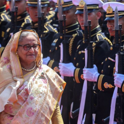 Бангладештин бийликтен кулатылган мурдагы премьер-министри Шейх Хасинага өлүм жазасы чыкты
