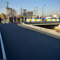 Бишкектеги 2 көчөнү бириктирген көпүрө пайдаланууга берилди