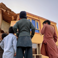 Афганистанда электр жарыгынын тез-тез өчүрүлүшүнө эл нааразы болууда