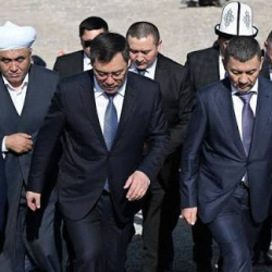 Садыр Жапаров Абдукадыр Хабибулланын белеги тууралуу комментарий берди