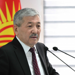 Өкмөт башчы прокуратура органдарынын кызматкерлеринин күнү менен куттуктады