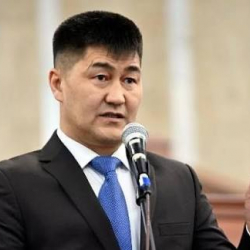 Экс-депутат Атазовдун үйүндө тинтүү жүргүзүлдү