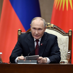 Путин ЖККУнун жамааттык күчтөрүн россиялык курал-жарак жана техника менен камсыздоону сунуштады