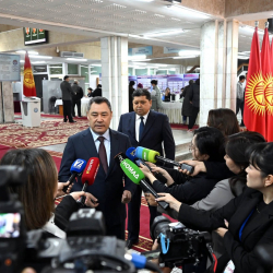 Жапаров: Эмки парламенттик шайлоодо онлайн добуш берүүнү киргизүүнү пландап жатабыз