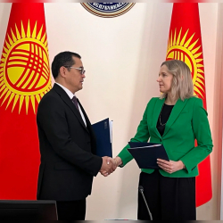 Баткен облусуна 5 жасалма дем алдыруучу аппарат берилди